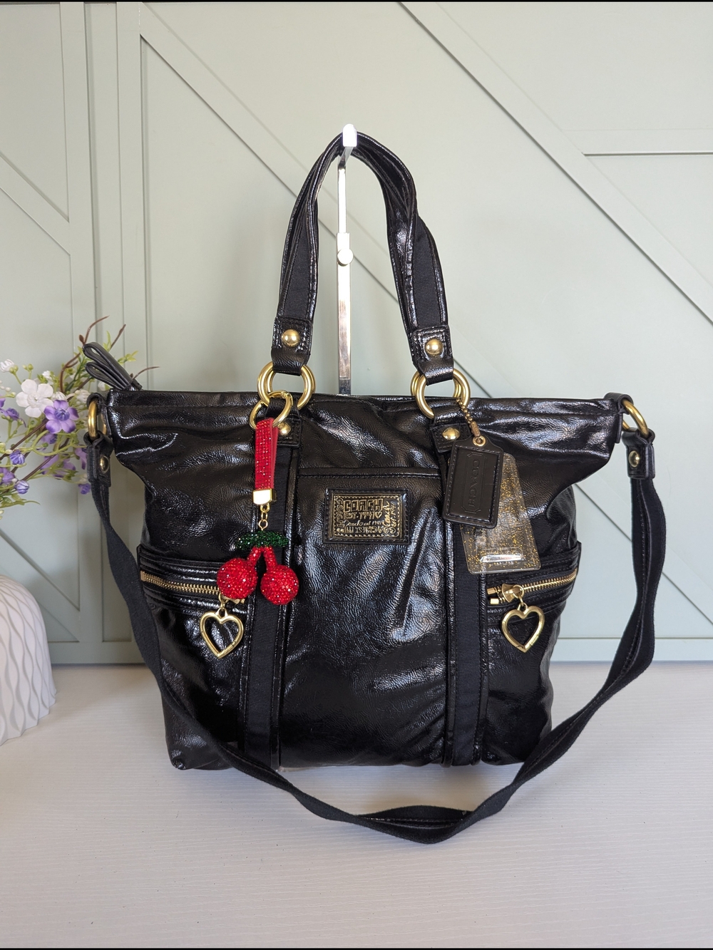 Vintage Y2K-era Coach Poppy Daisy Liquid Gloss Black Patent Leather Tote - Picture 1 of 14